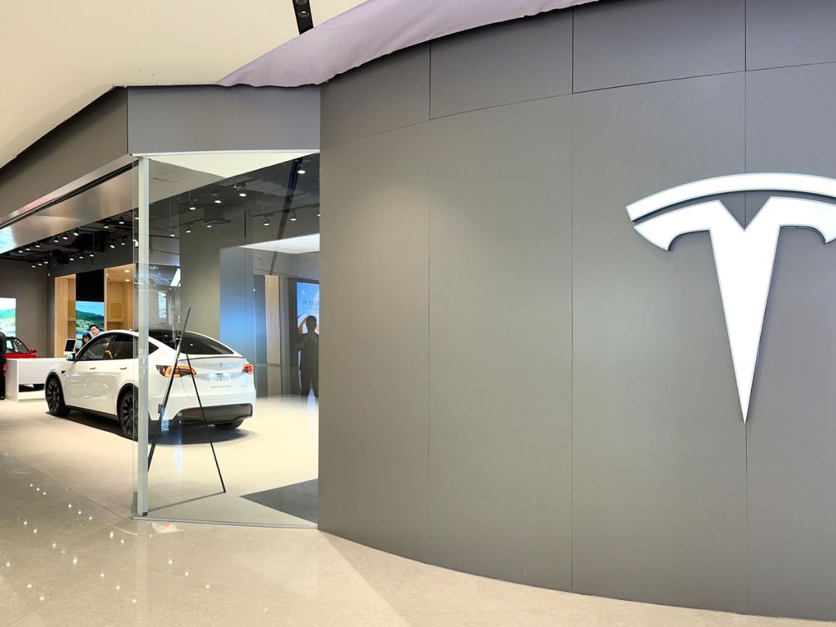 Inside the Futuristic Showroom