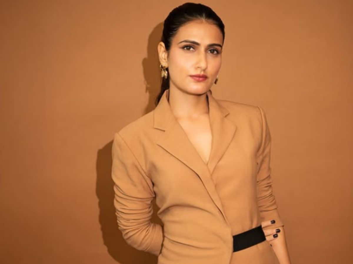 Fatima in Bold & Minimal look