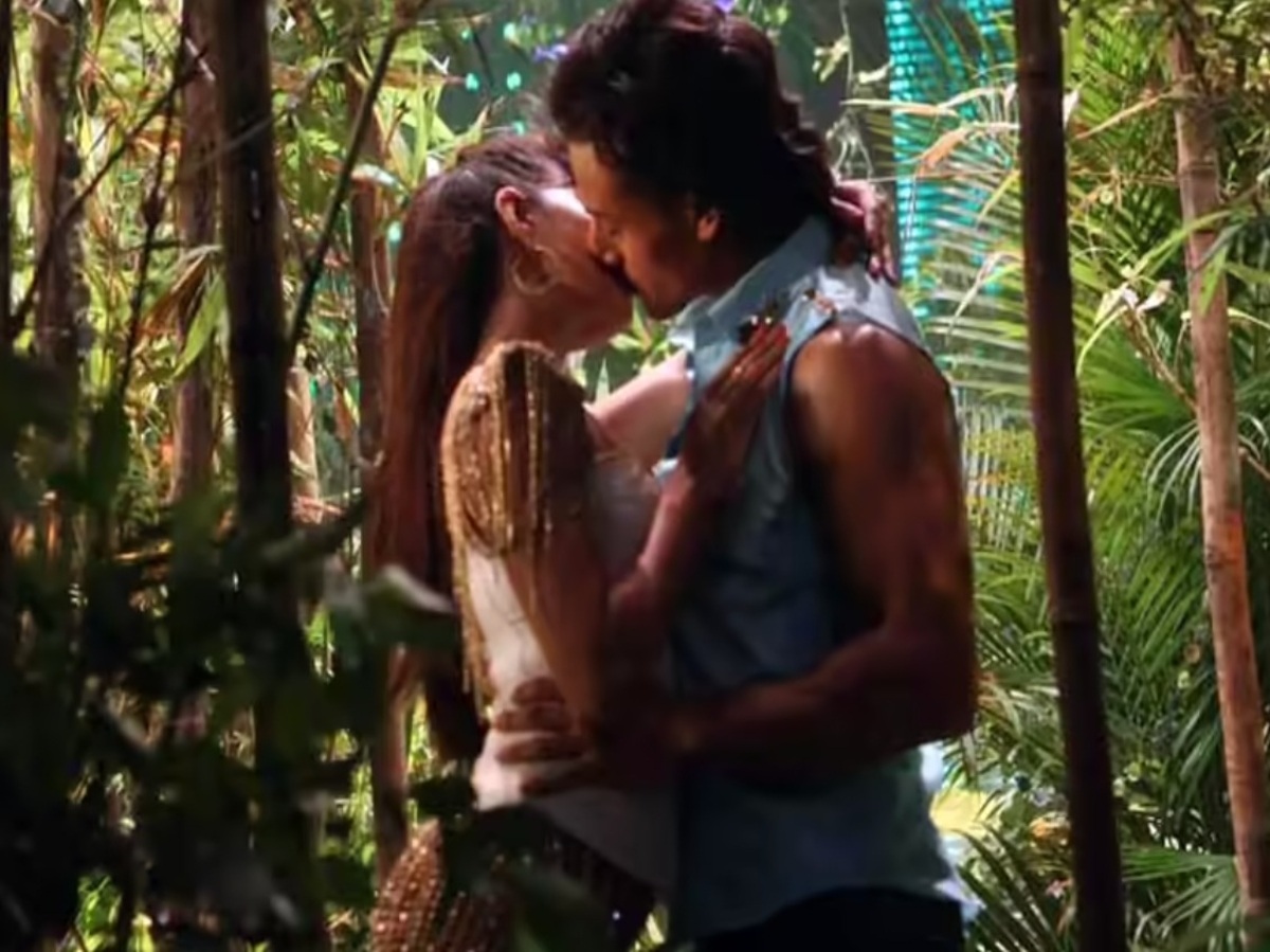Tiger Shroff and Jacqueline Fernandez sharing a passionate kiss