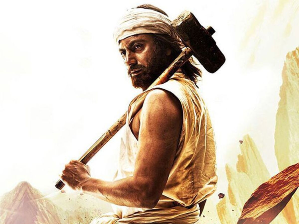 Manjhi- The Mountain Man (2015)
