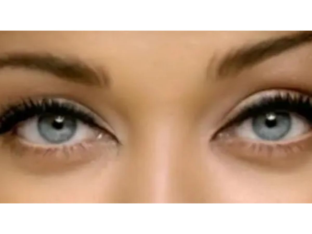 The eyes that spell royalty