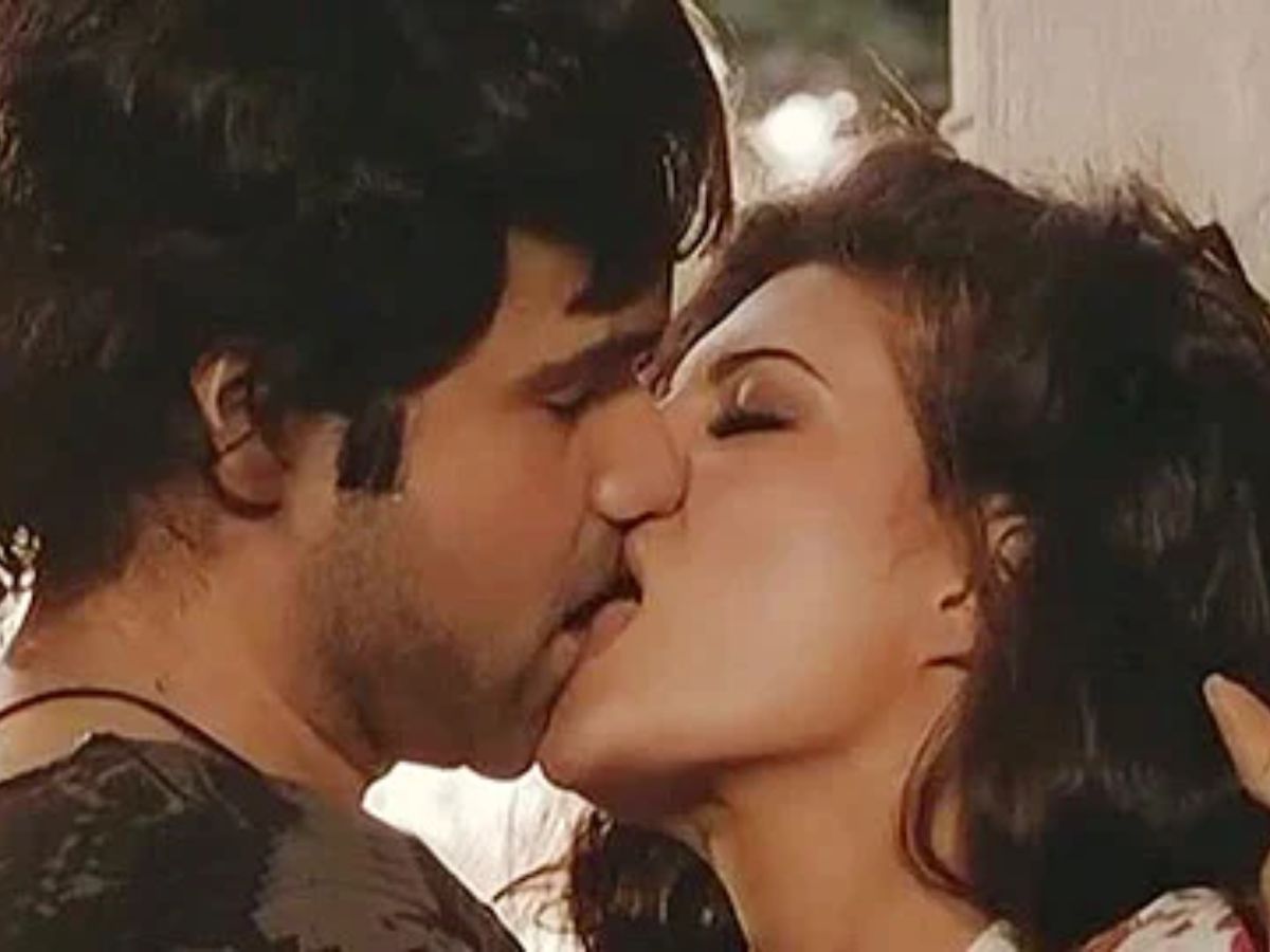 The Sensual Beach Kiss