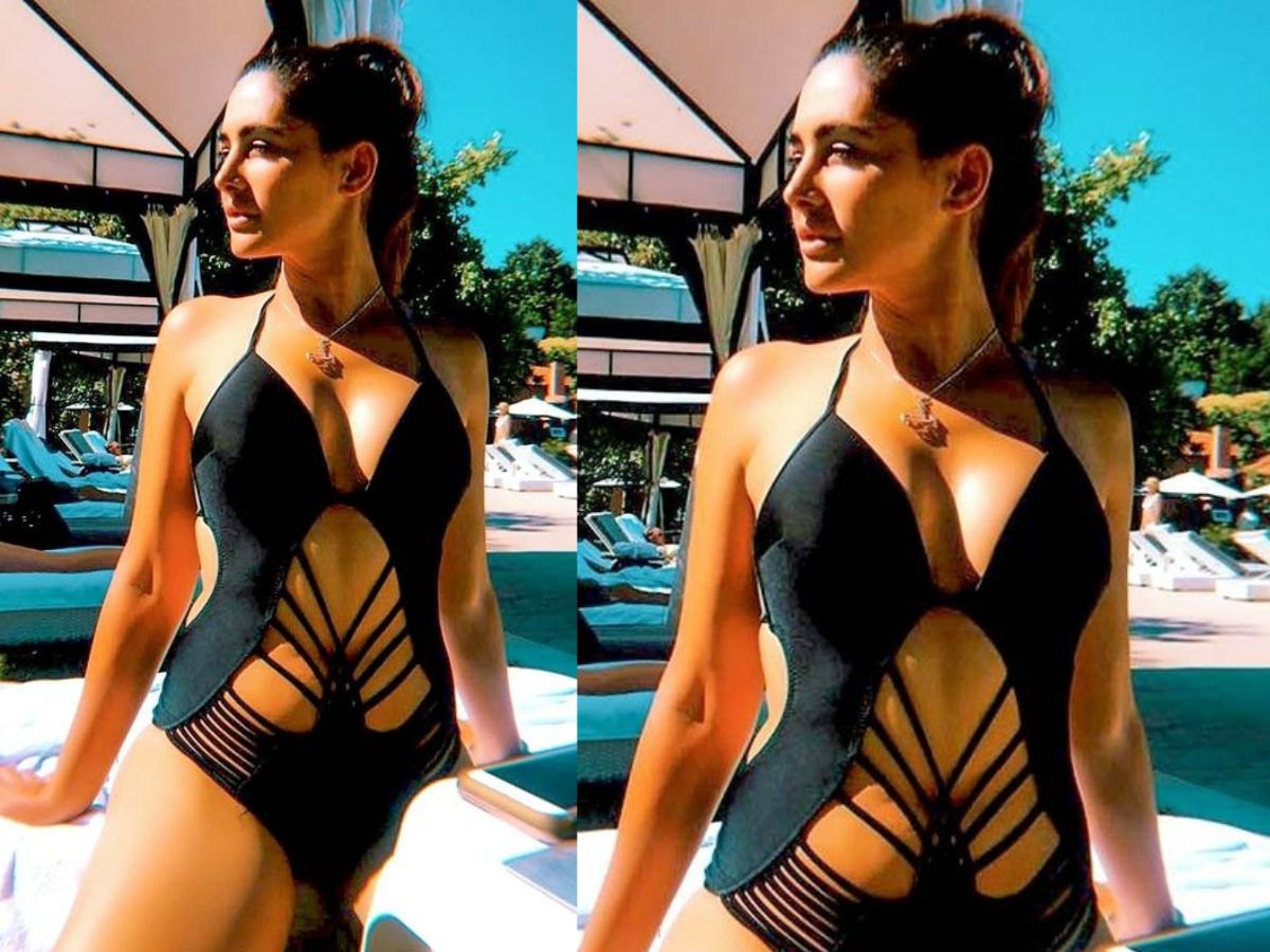 Black straps style bikini