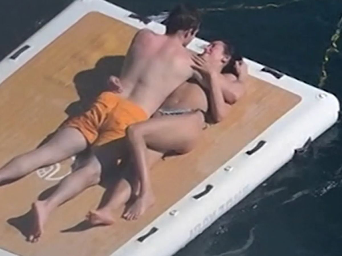 Callum Turner and Vanessa Kirby