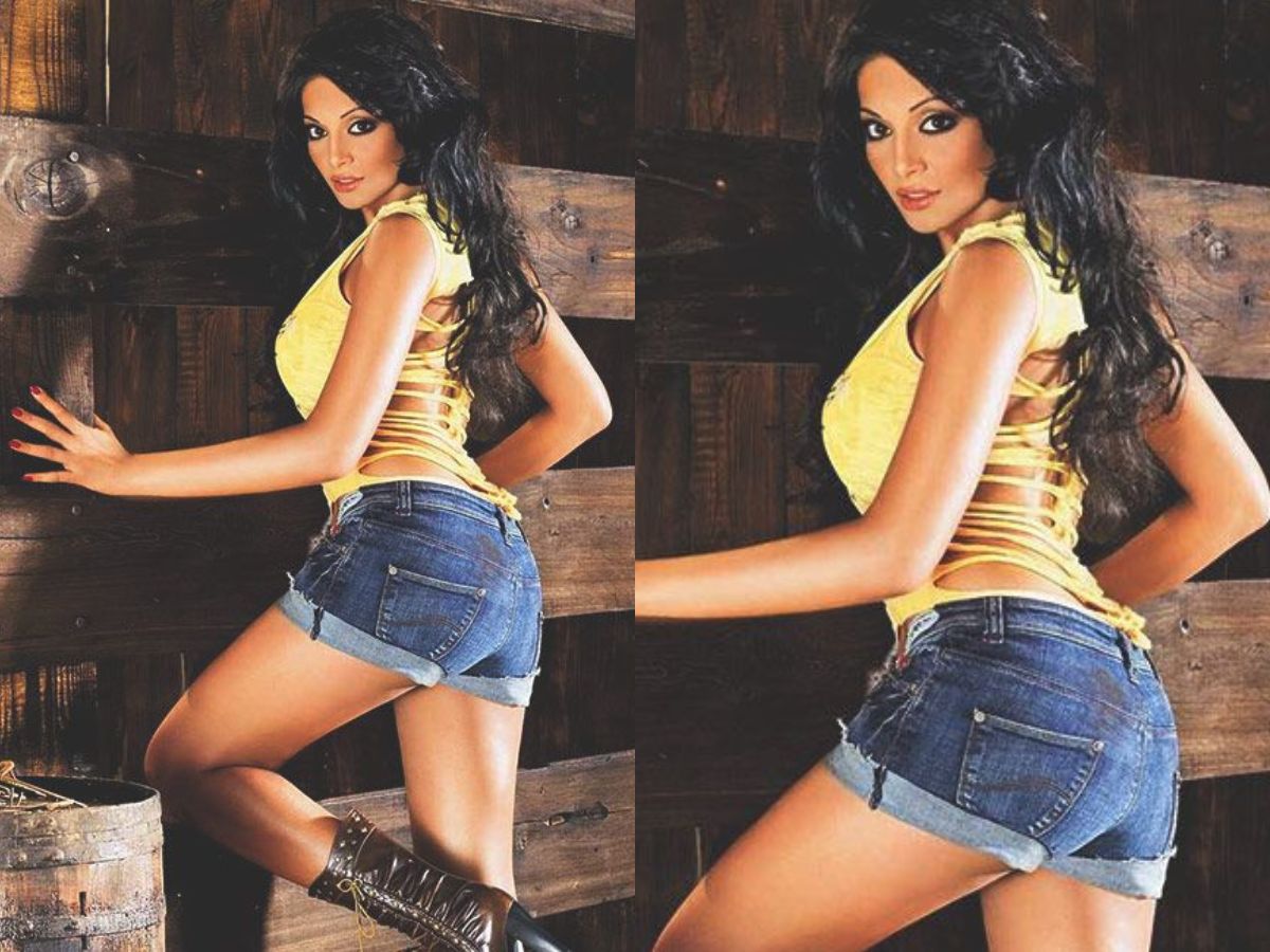 Bipasha in backless top