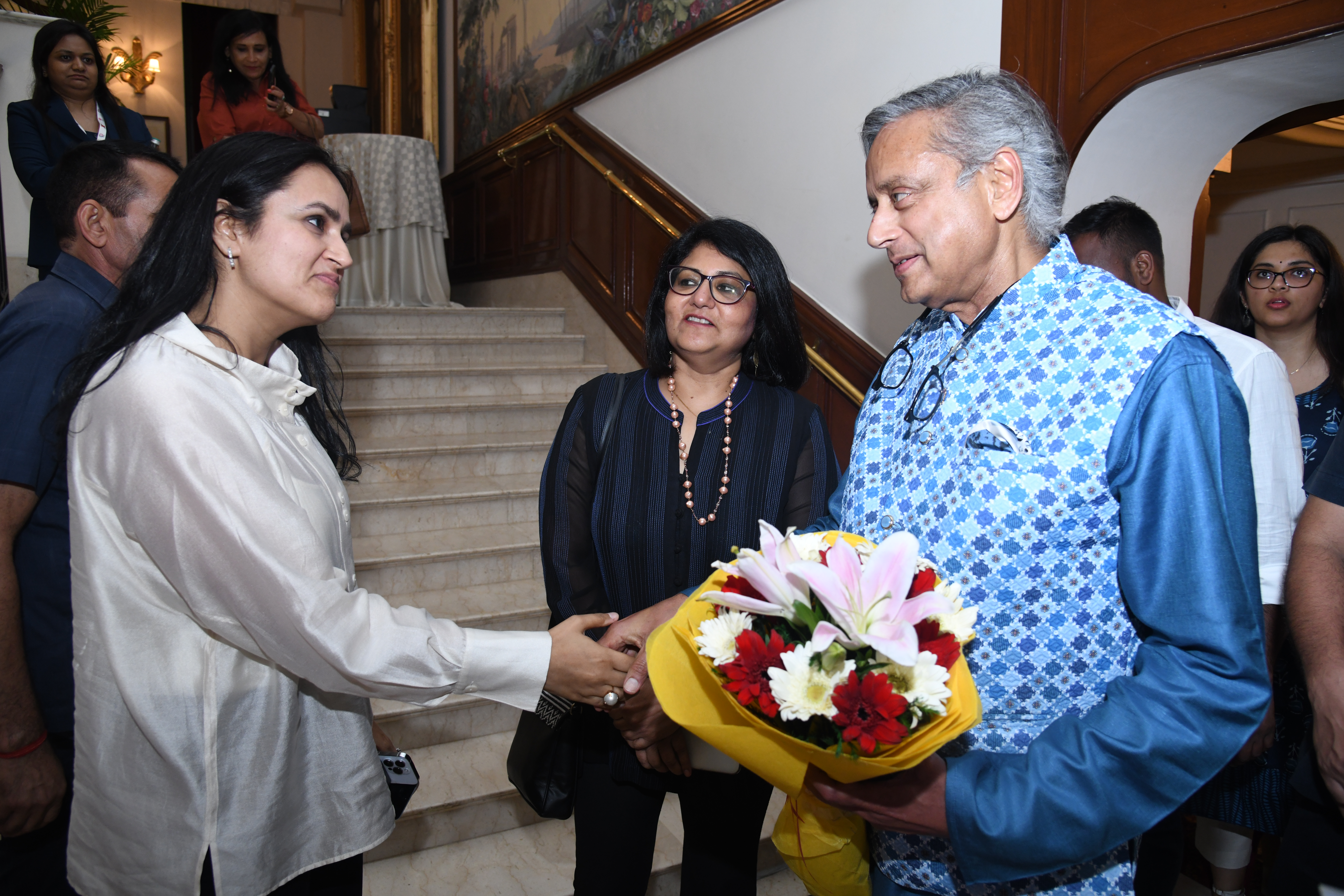 Shashi Tharoor Compares Trump’s Tariff Move To ‘Schoolyard Bully’ Taunt, Outlines What India’s Response Should Be – We Women Want Conclave & Shakti Awards 2025 | NewsX