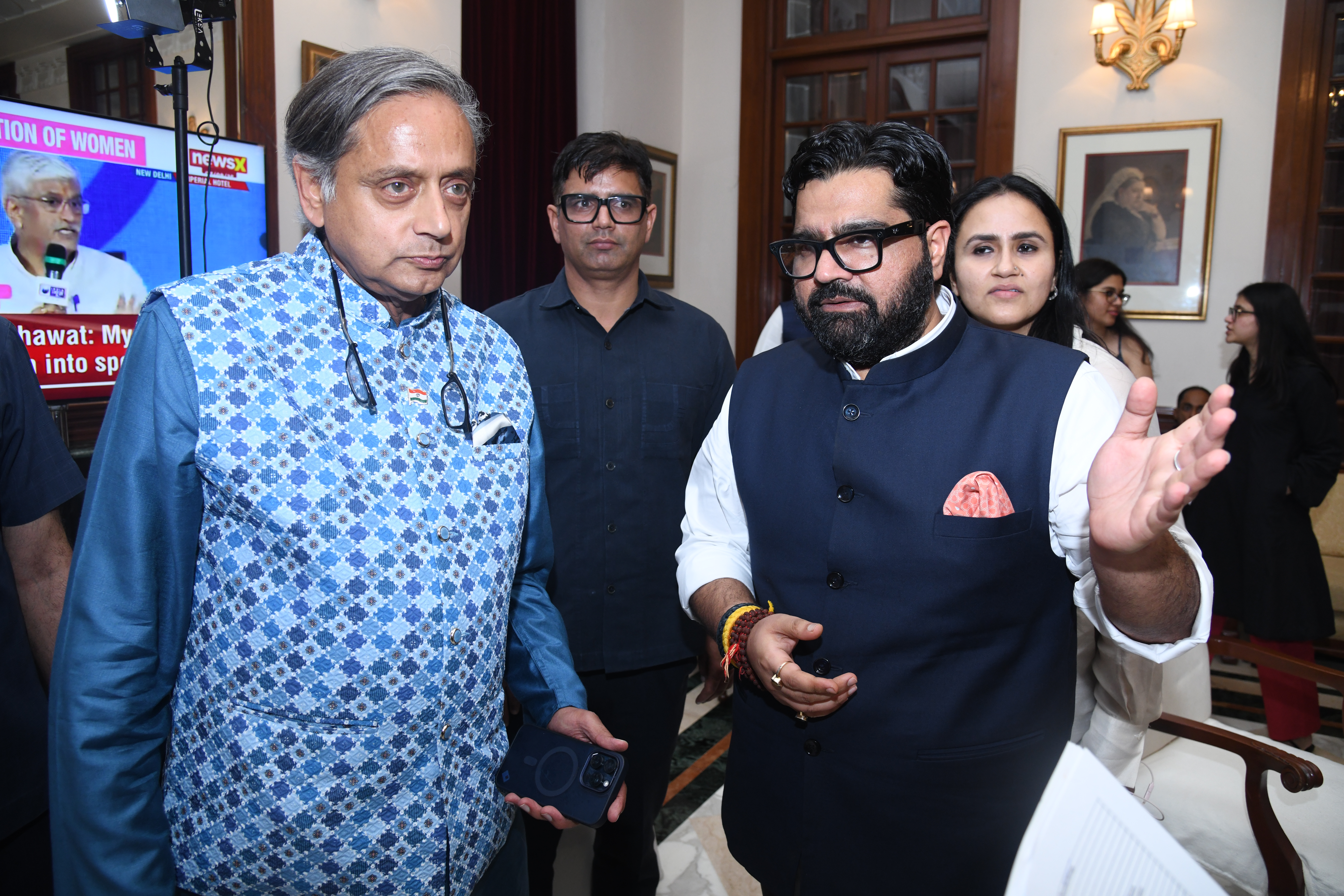 Shashi Tharoor Compares Trump’s Tariff Move To ‘Schoolyard Bully’ Taunt, Outlines What India’s Response Should Be – We Women Want Conclave & Shakti Awards 2025 | NewsX