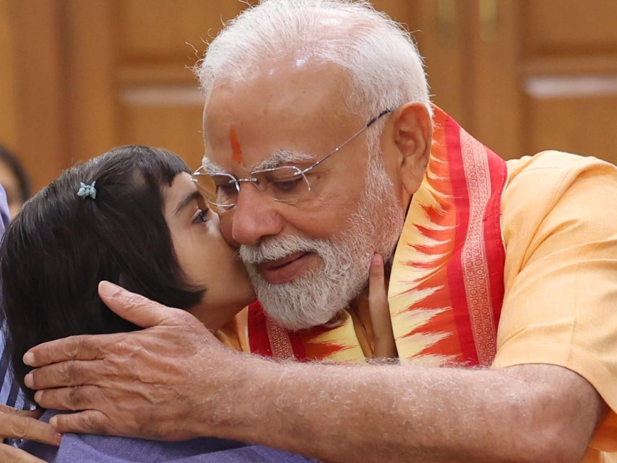 In Pics: Cute Pics Released Of PM Modi Celebrating Rakhi With School Kids