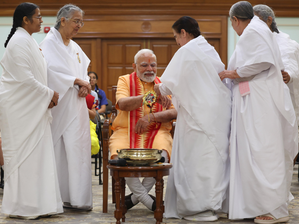 In Pics: Cute Pics Released Of PM Modi Celebrating Rakhi With School Kids