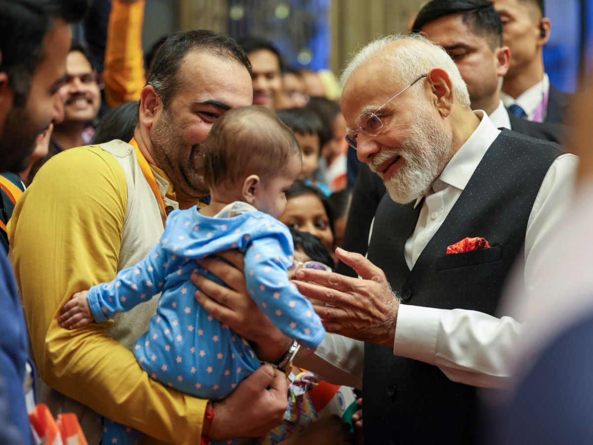 PM Modi Meets A Kid In China