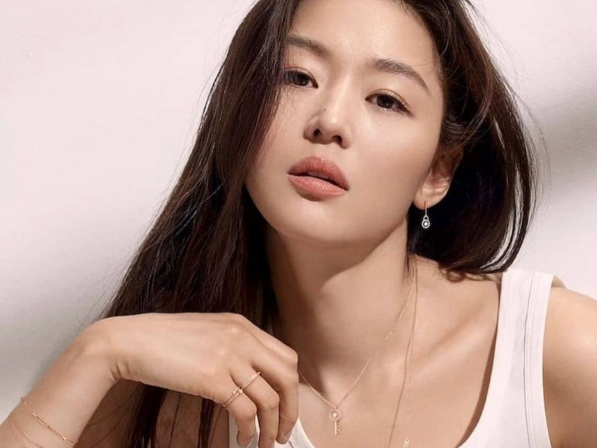 Lee Jung Jae and Kim Soo-Hyun topped the list of highest-paid Korean actors. (Representative Image-Pinterest)