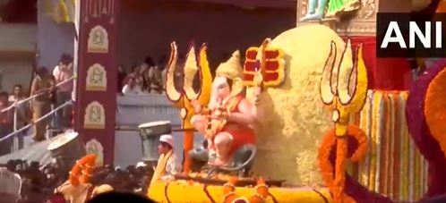 Ganesh Visarjan 2025: A look at grand celebrations as devotees take part in immersion of Ganpati idols