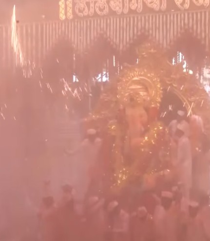 "Goodbyes are heartbreaking," says Genelia as she shares visuals from Ganesh Visarjan