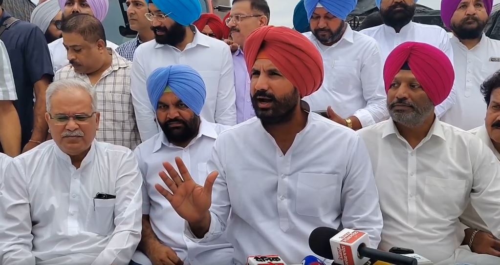 Punjab floods: Congress dispatches four trucks of relief material for flood victims from Amritsar