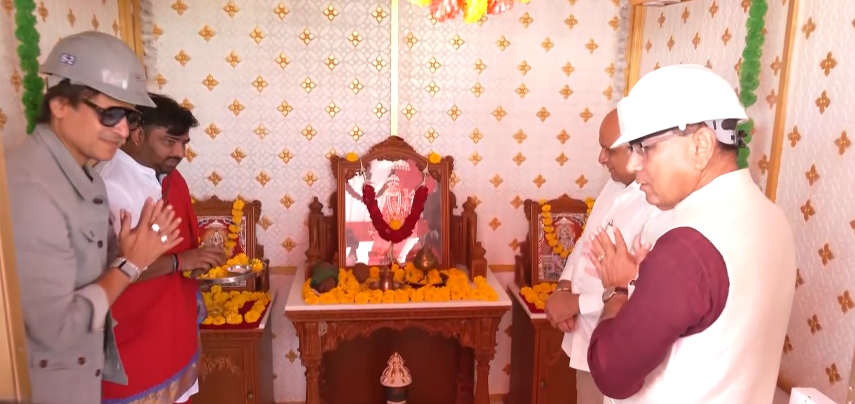 gujarat-cm-bhupendra-patel-actor-vivek-oberoi-visit-construction-site-of-vishv-umiyadham-temple-in-ahmedabad20250916195151 Gujarat CM Bhupendra Patel, actor Vivek Oberoi visit construction site of Vishv Umiyadham temple in Ahmedabad