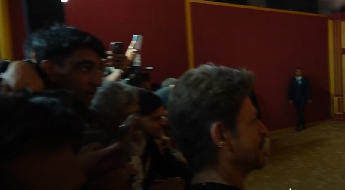 Aryan captures dad Shah Rukh Khan with paps at 'The Ba***ds of Bollywood' premiere in Mumbai