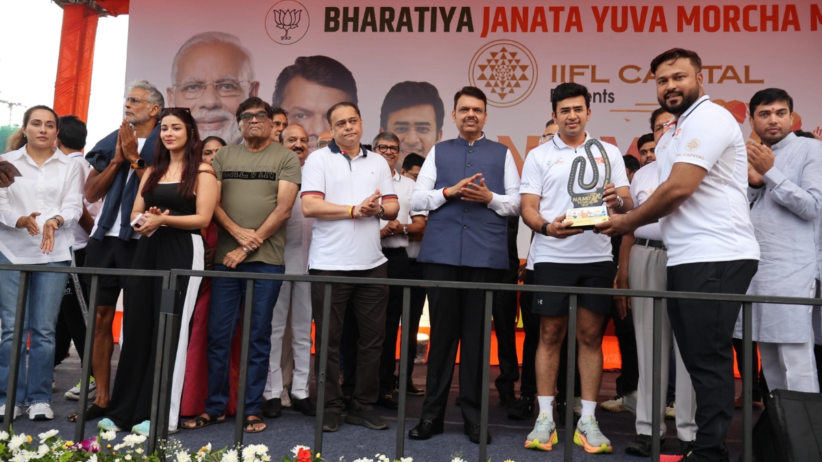 Tajinder Singh Tiwana Leads Historic NaMo Yuva Run on Mumbai’s Coastal Road Promenade to Celebrate PM Modi Ji’s 75th Birthday