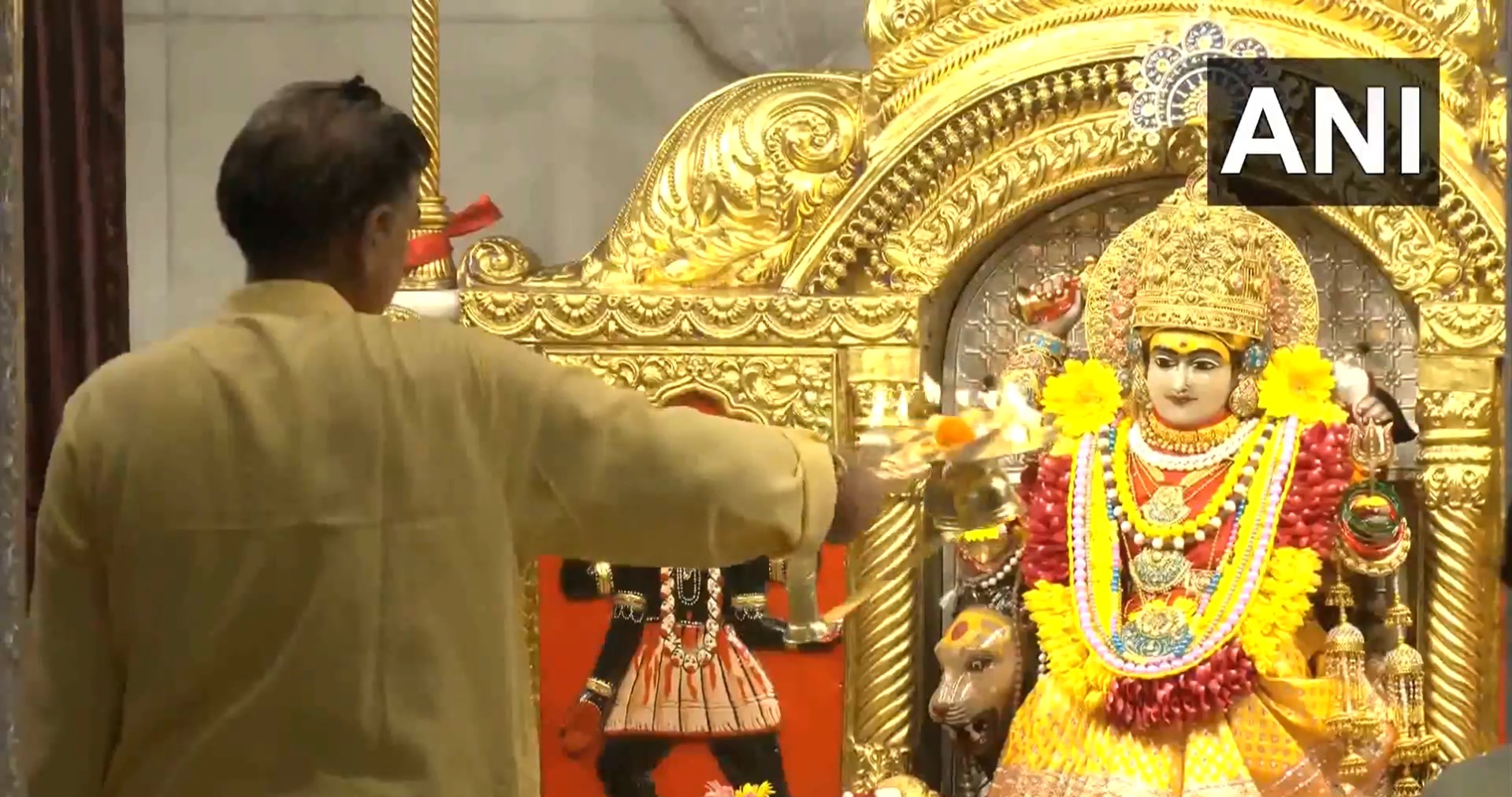Delhi Minister Ashish Sood visits Kalikaji Temple on fourth day of Navratri