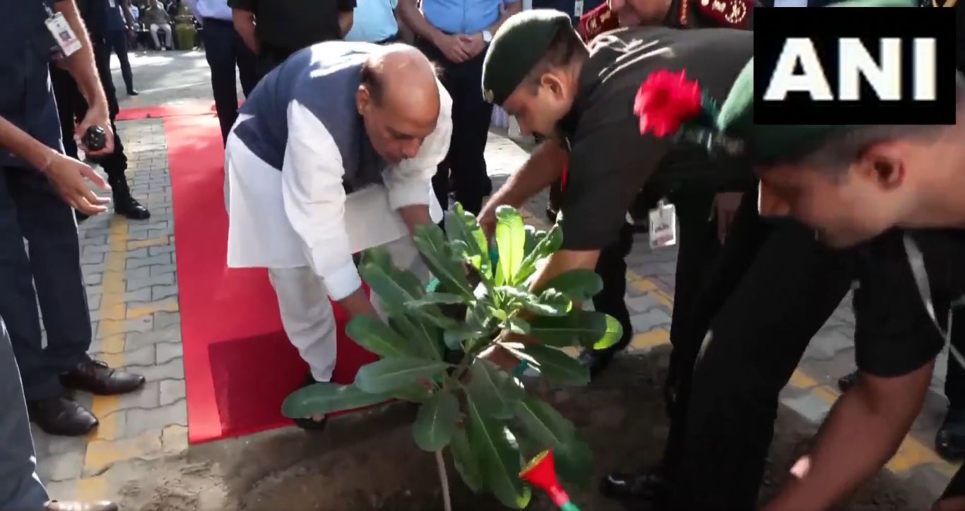 Defence Minister Rajnath Singh felicitates sanitation workers as part of 'Swacchata hi Sewa' campaign; plants sapling at Army Headquarters