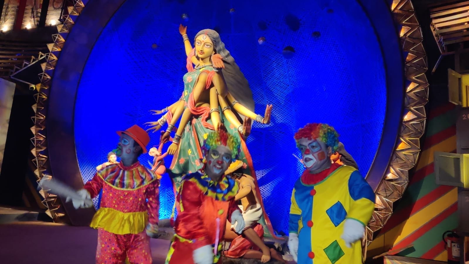 Durga Puja 2025: Barisha Club's 'Shunyo Prithibi' pandal pays tribute to Bengal's forgotten circus performers