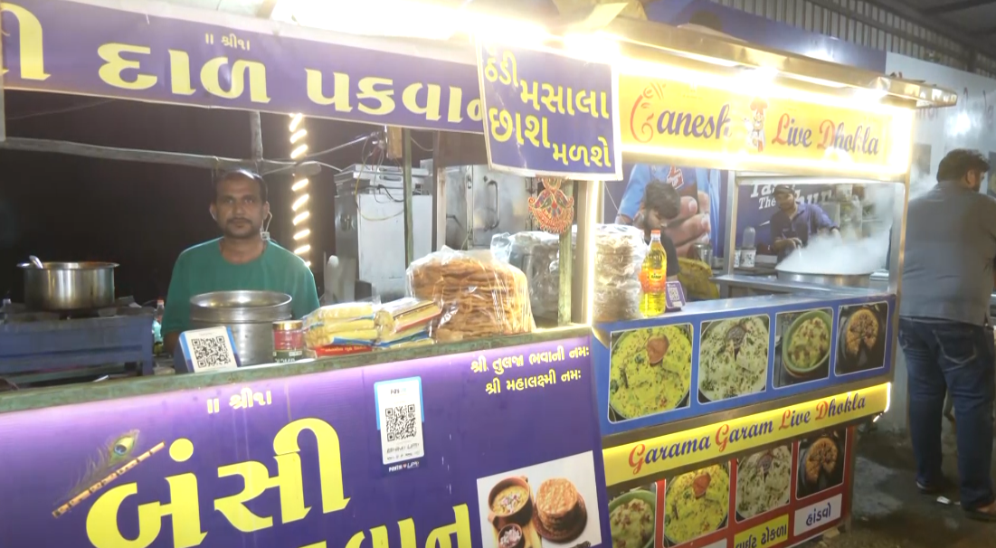 food-stalls-allowed-to-remain-open-till-early-morning-in-gujarat-during-navratri-vendors-hail-government-move20250929135658 Navratri 2025: Gujarat Govt Allows Food Stalls & Shops to Stay Open All Night, Vendors Rejoice