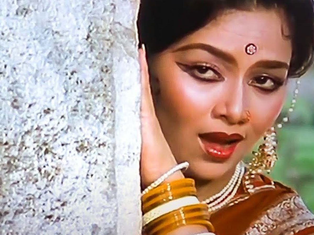 Odhni Odhu Odhu Ne Udi Jaye- Hellaro