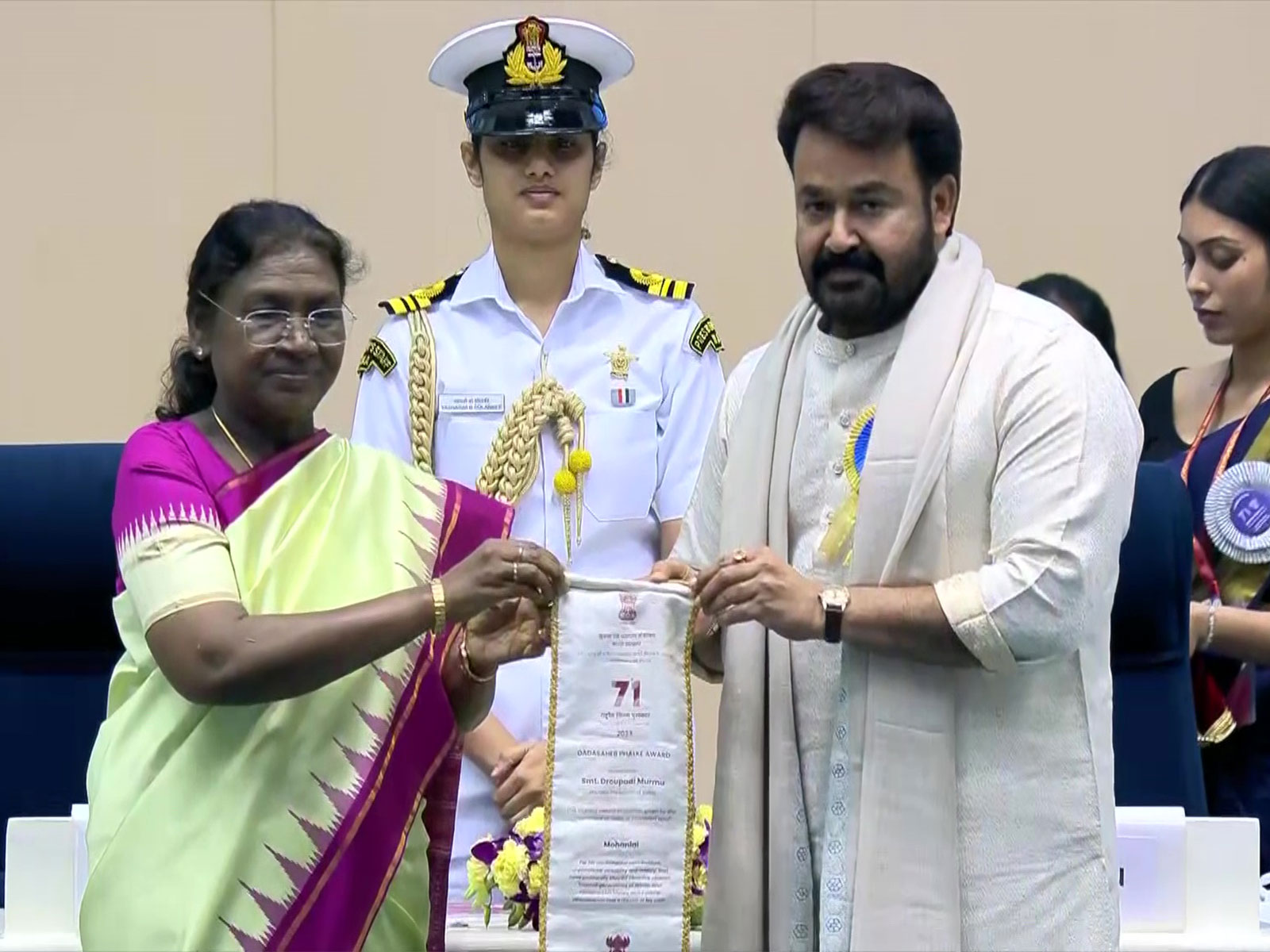 71st National Awards: Mohanlal gets standing ovation as he receives Dadasaheb Phalke Award from President Droupadi Murmu