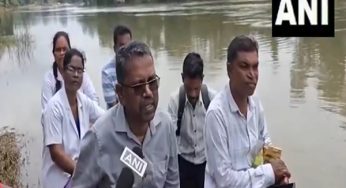 Chhattisgarh: Health team crosses swollen river to set up camp in Bijapur village
