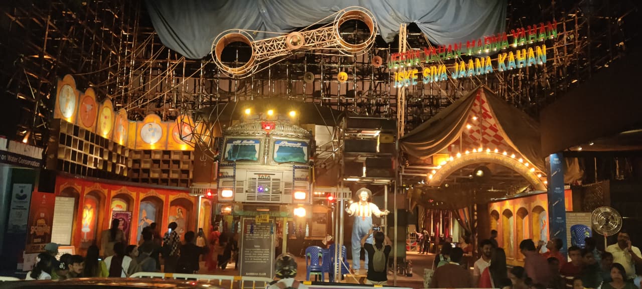 Durga Puja 2025: Barisha Club's 'Shunyo Prithibi' pandal pays tribute to Bengal's forgotten circus performers
