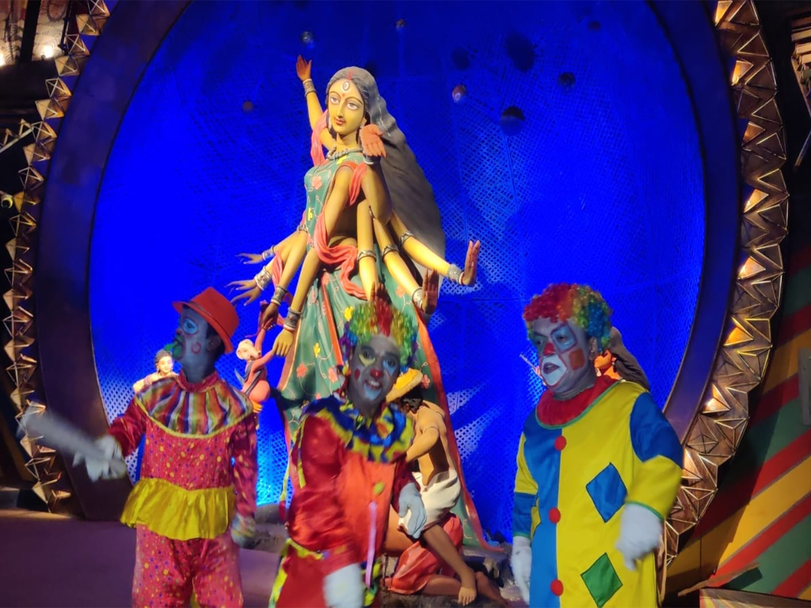 Durga Puja 2025: Barisha Club's 'Shunyo Prithibi' pandal pays tribute to Bengal's forgotten circus performers