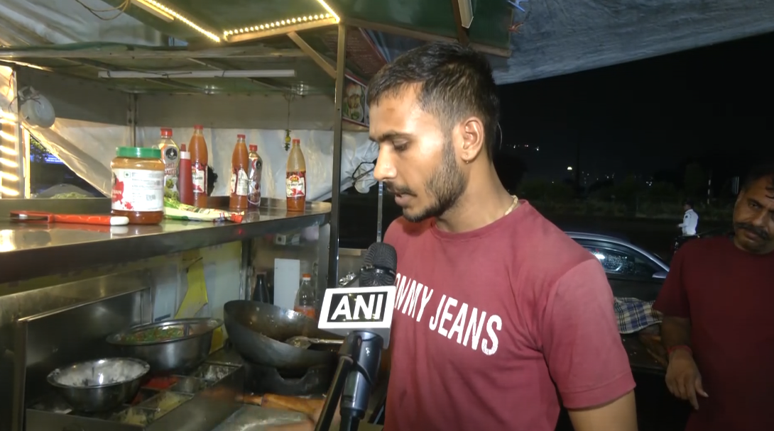 food-stalls-allowed-to-remain-open-till-early-morning-in-gujarat-during-navratri-vendors-hail-government-move20250929135658 Navratri 2025: Gujarat Govt Allows Food Stalls & Shops to Stay Open All Night, Vendors Rejoice