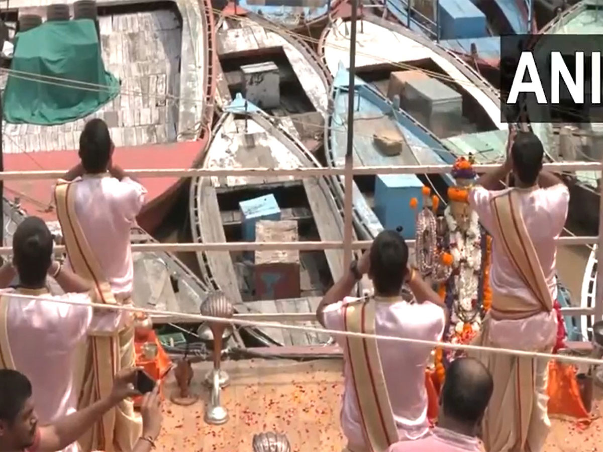 Lunar Eclipse 2025: Ganga Aarti performs in Varanasi ahead of rare celestial event