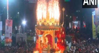 Maharashtra: Devotees throng to witness immersion of Shrimant Bhausaheb Rangari Ganpati in Pune