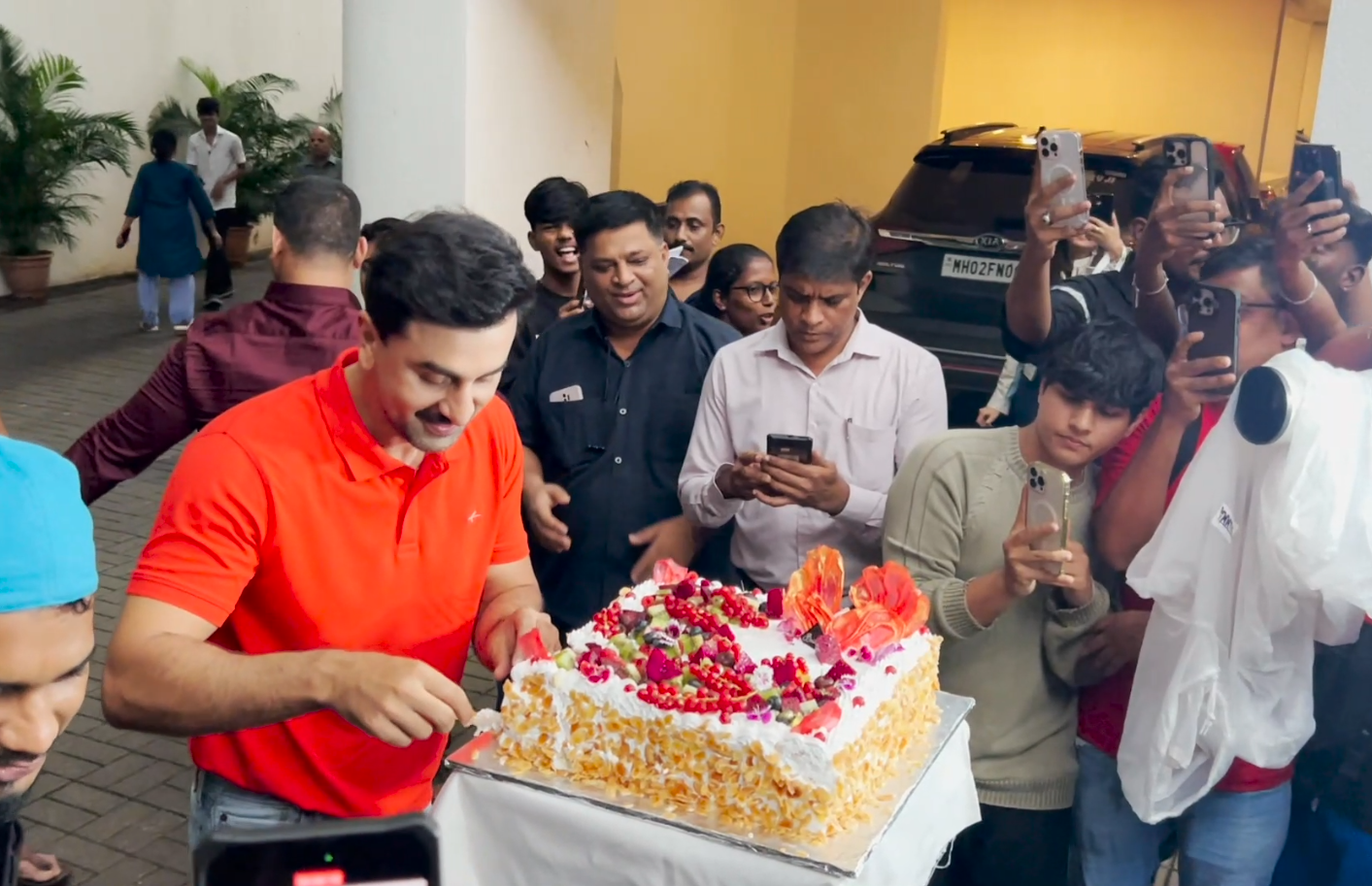 Ranbir Kapoor celebrates 43rd birthday with paps, cuts cake on his special day