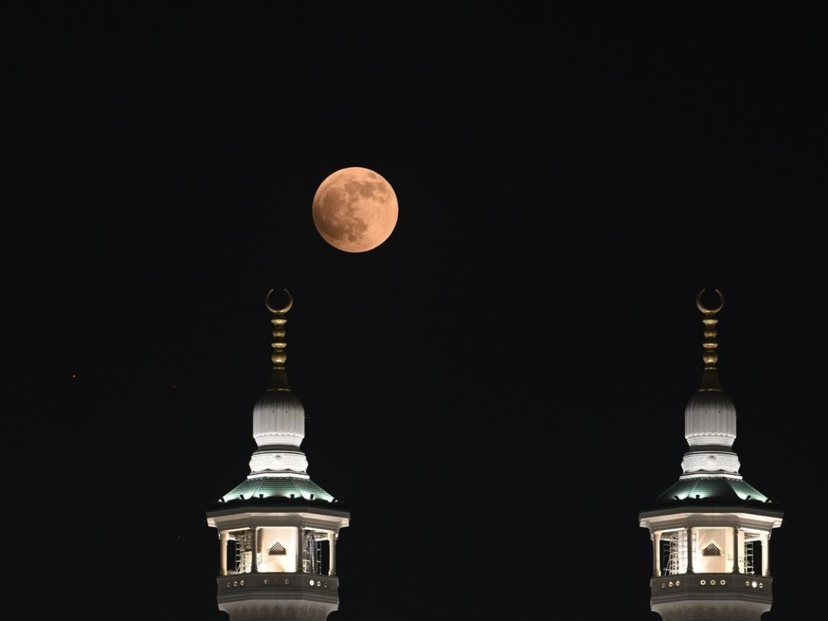 BLOOD MOON SAUDI ARABIA
