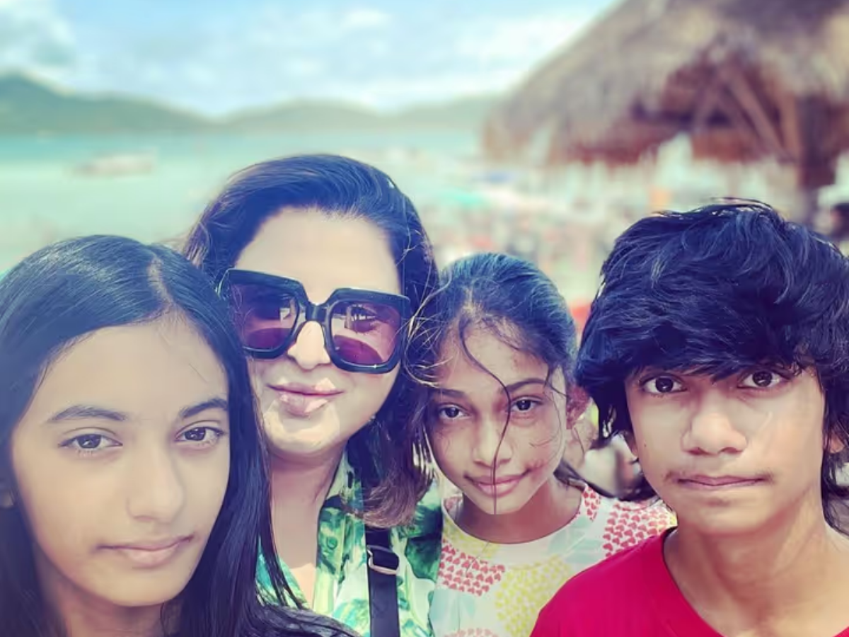 Farah Khan- Pregnant with triplets at age 43
