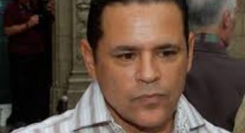 THIS Popular Breaking Bad Star Got Arrested Only Because He Sprayed Water On A Woman, Here’s What Really Happened