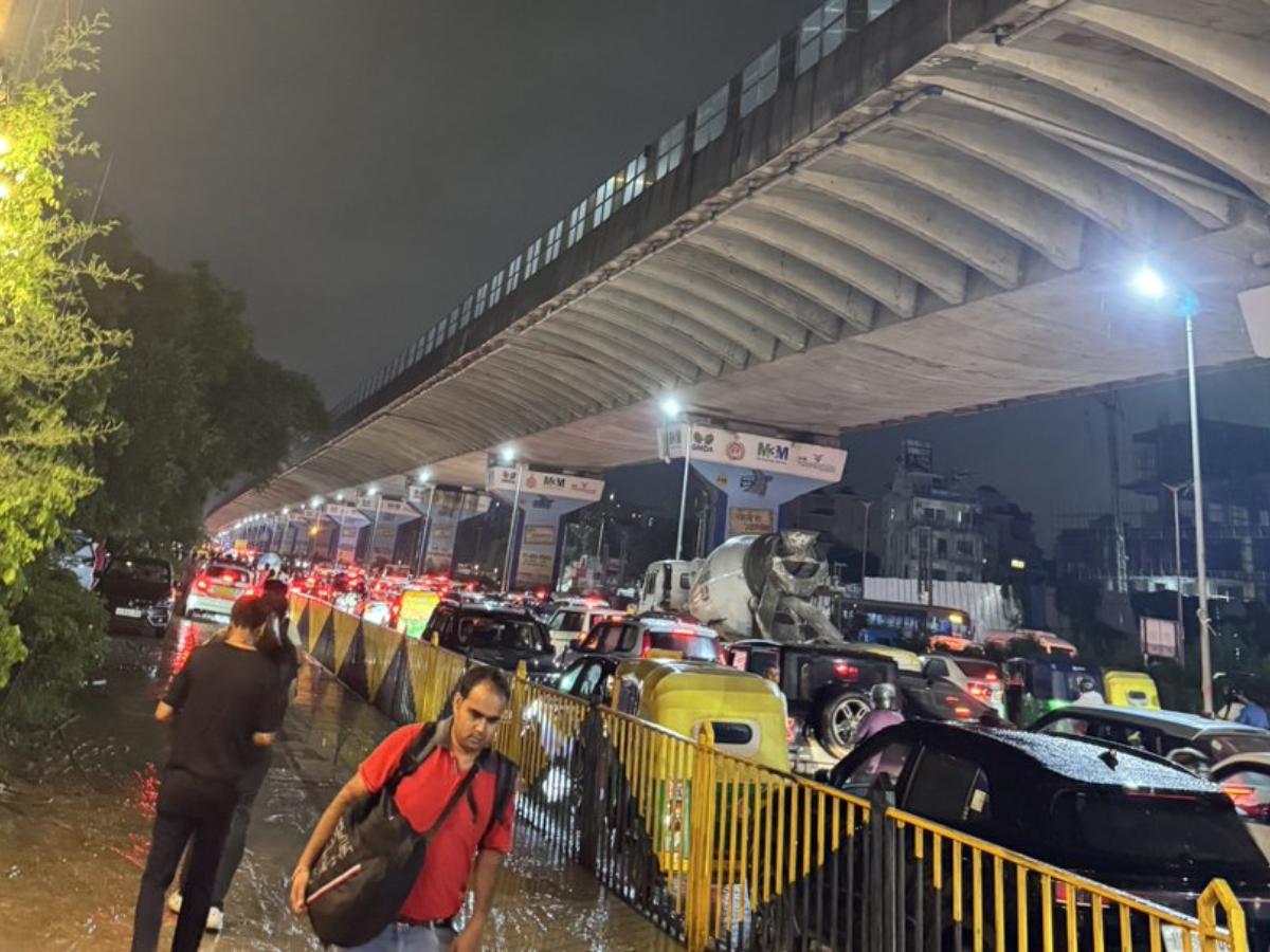 Rain Welcomes Traffic Jam For Free