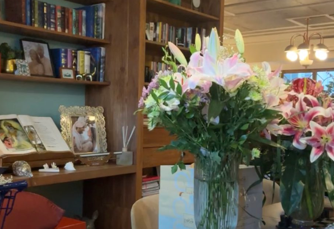 Watch: Eagle-Eyed Fans Spot Ramayana Kept In Ranbir Kapoor’s House During Instagram Live On 43rd Birthday, Fans Get Hyped