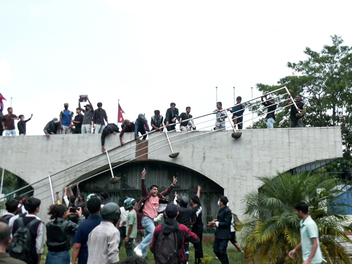 Social media including Faceboo Whatsapp Unstagram banned