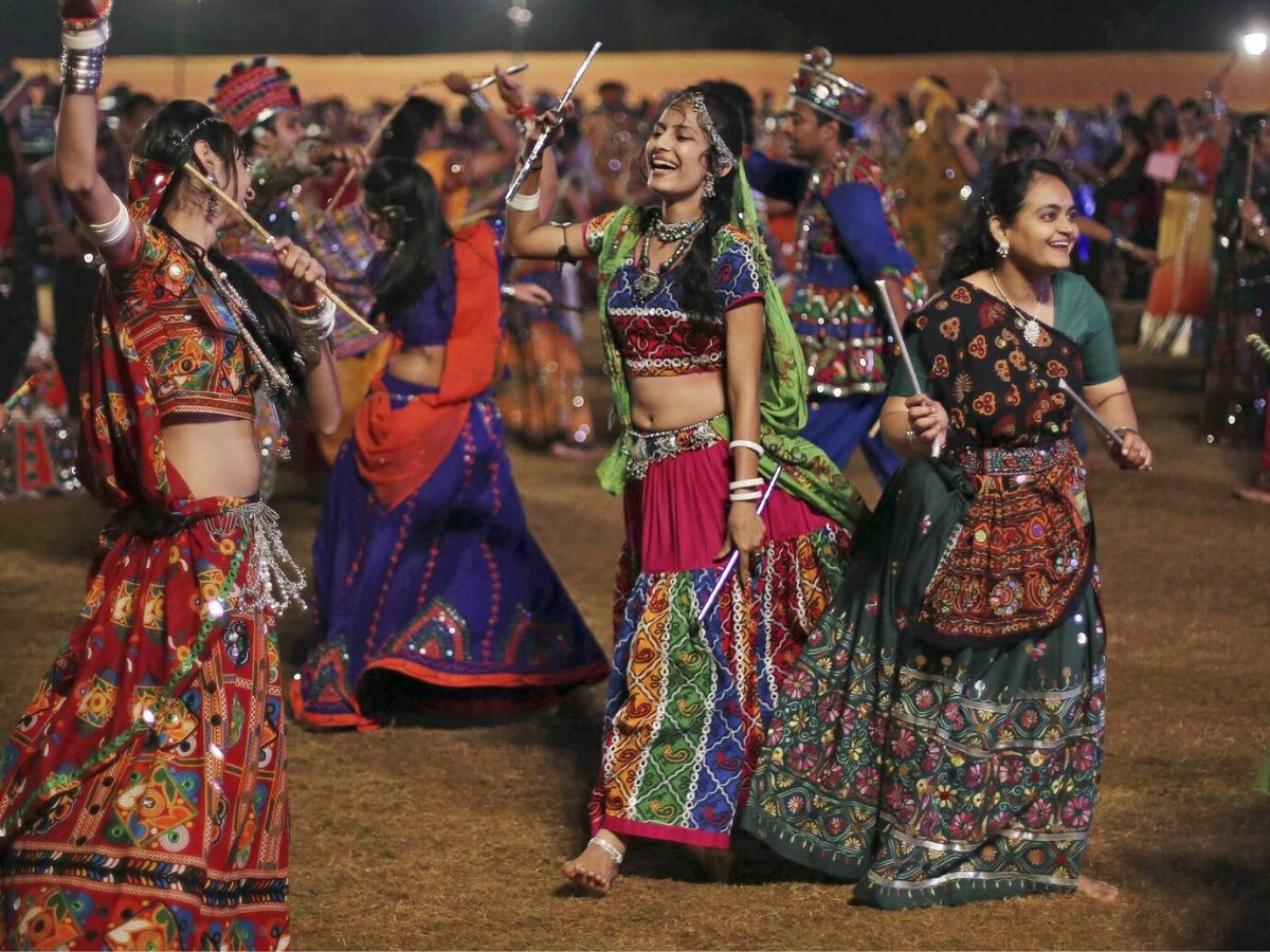 Best Garba and Dandiya Nights in Mumbai 2025: Venues & Pass Details