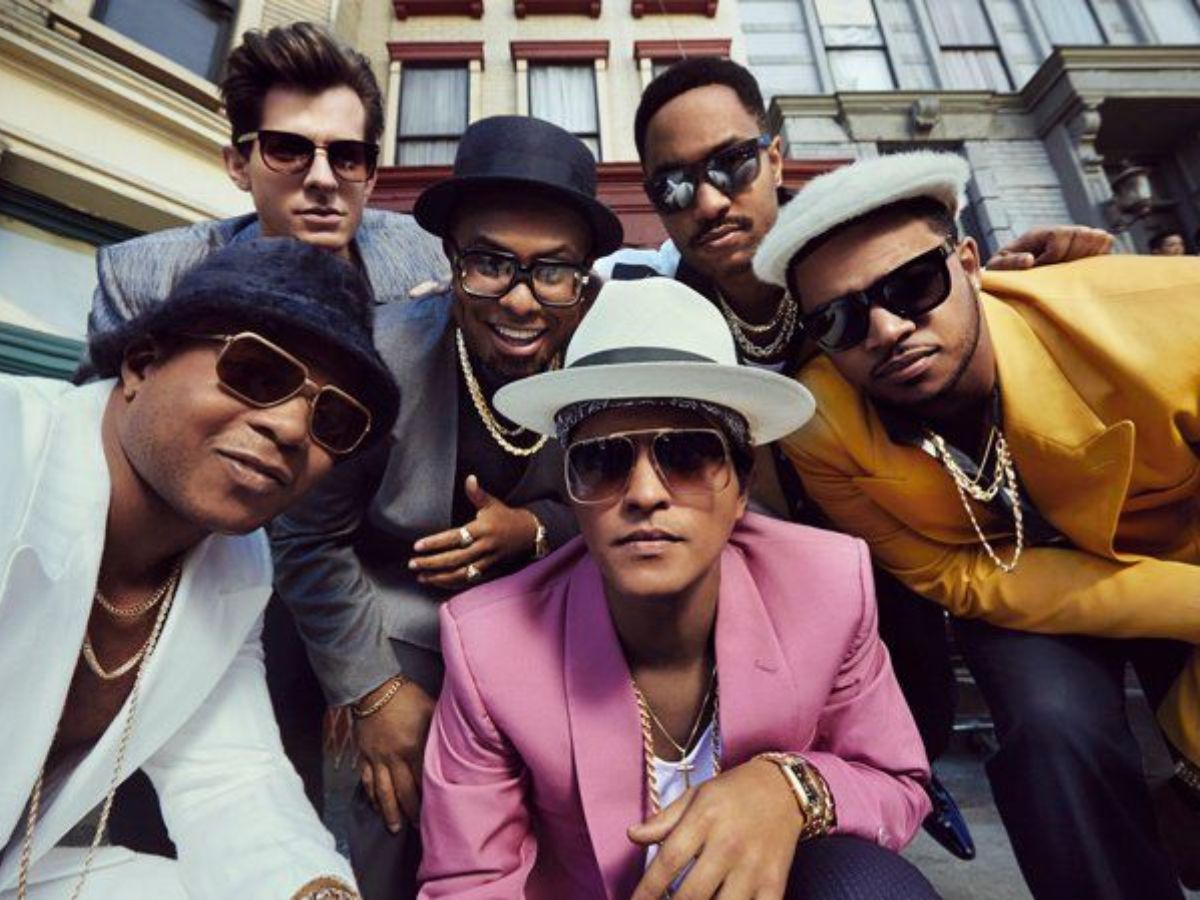 Uptown Funk – Mark Ronson ft. Bruno Mars
