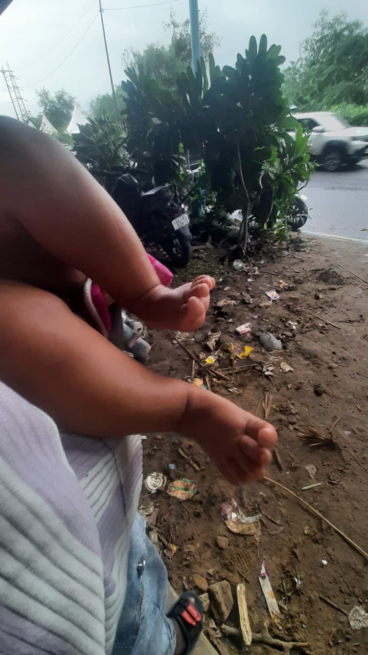 A newborn child, pregnant women, and new mothers are facing severe hygiene issues.