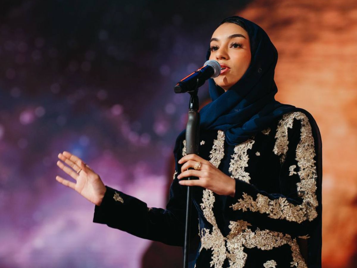 Zena Emad Captivates with ‘Mojrad Ham’!