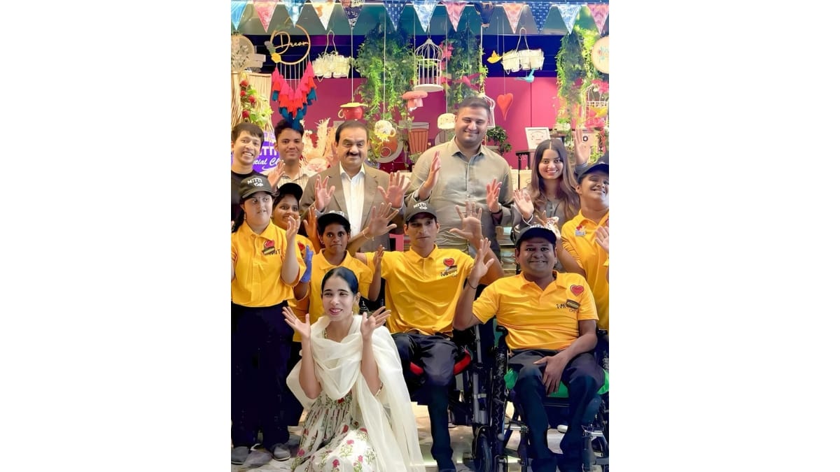 Prime Minister Narendra Modi Visits Mitti Café at Adani’s Navi Mumbai International Airport (NMIA), Celebrating Inclusion and Empowerment