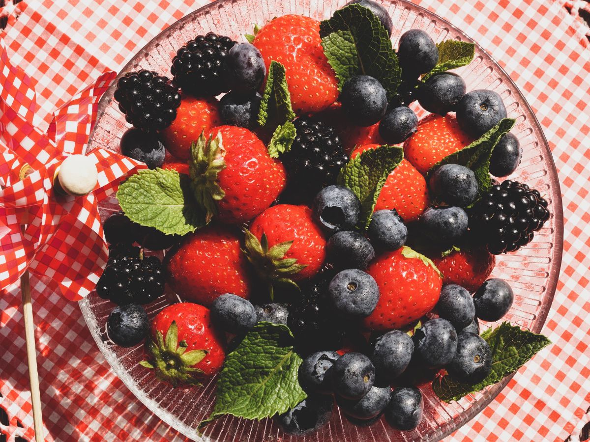 Berries (blueberries, strawberries, cranberries, raspberries)