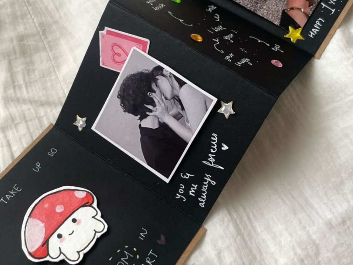 Mini scrapbook or memory jar