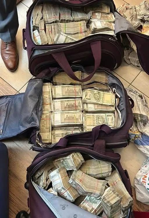 Large amount of cash recovered from DIG Harcharan Singh Bhullar's home