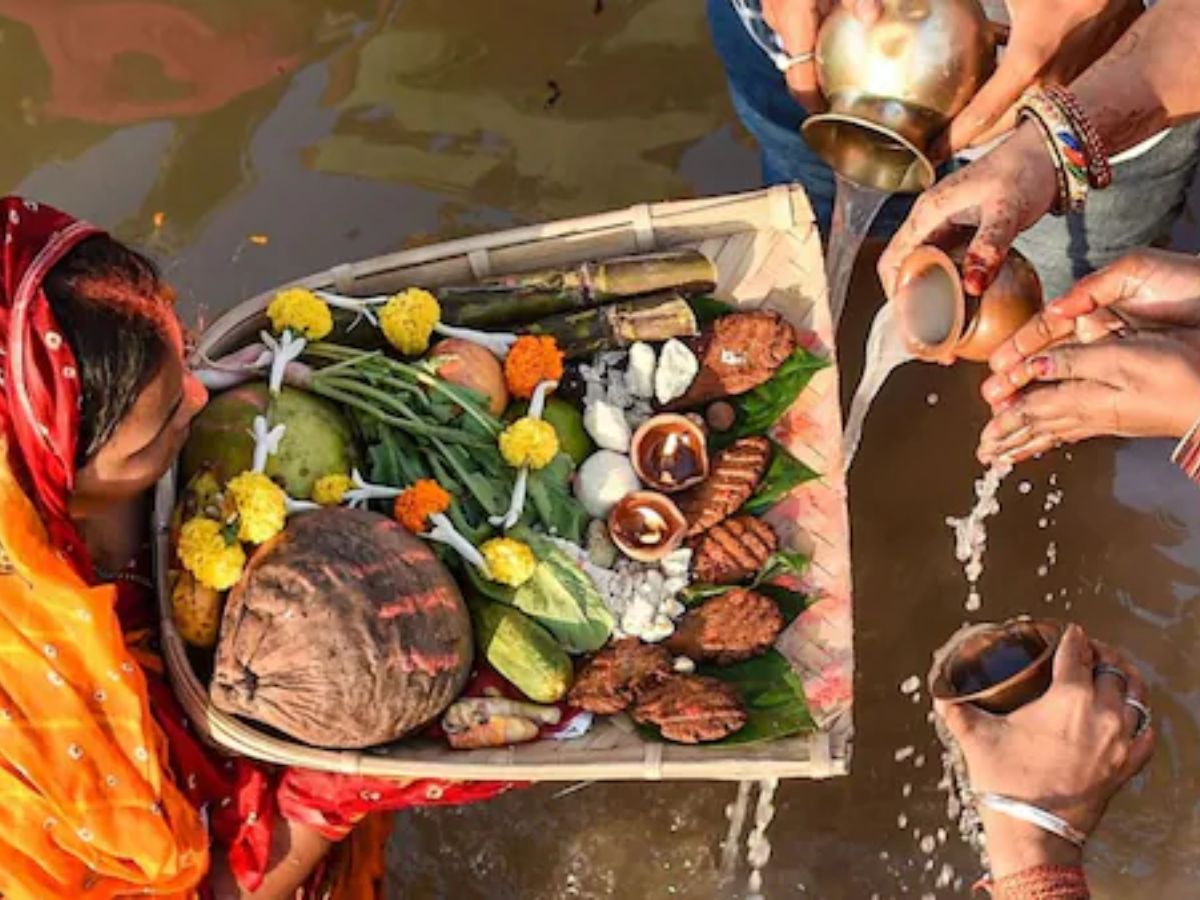 Chhath Puja 2025: Holiday Announcements for October 28 in Affected States article image