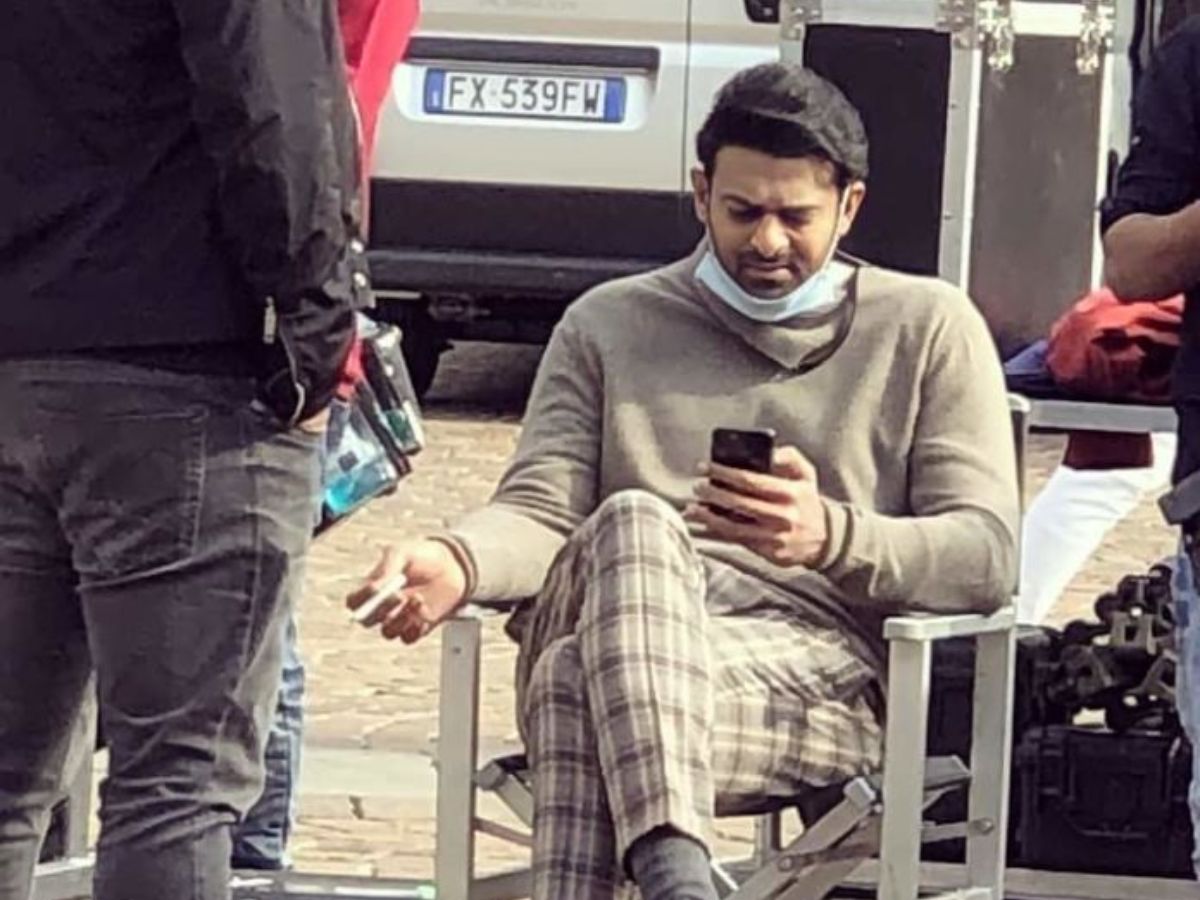 Relaxed Attire in the Set